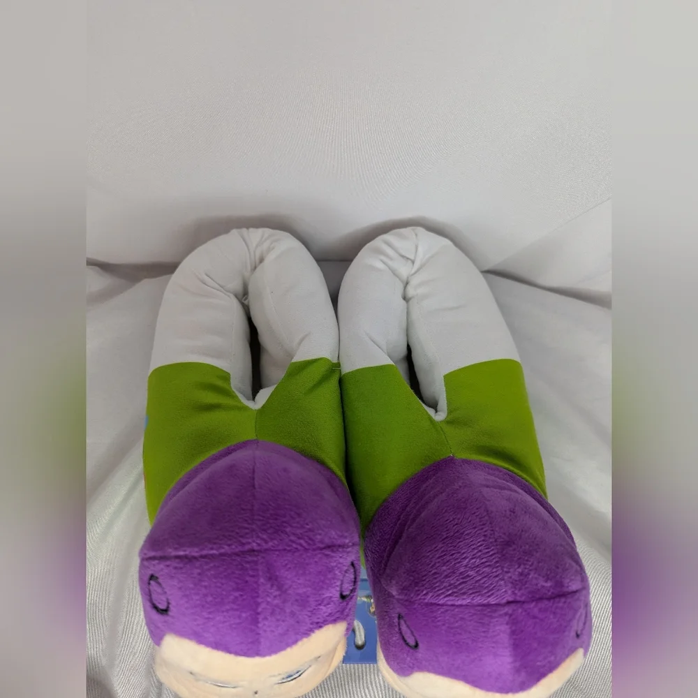 NWT Disney Pixar Toy Story Buzz Lightyear Kids Slippers Size L
